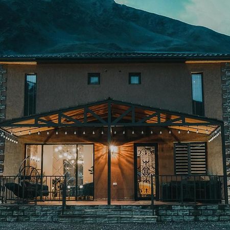 Holiday Home Stepantsminda Exterior photo